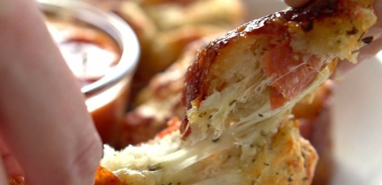 Pizza-Pull-Apart-Muffins-750x364